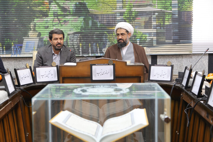 تصاویر / تجلیل نماینده ولی فقیه در استان همدان و استاندار همدان از ایثارگری‌های ارتش جمهوری اسلامی ایران