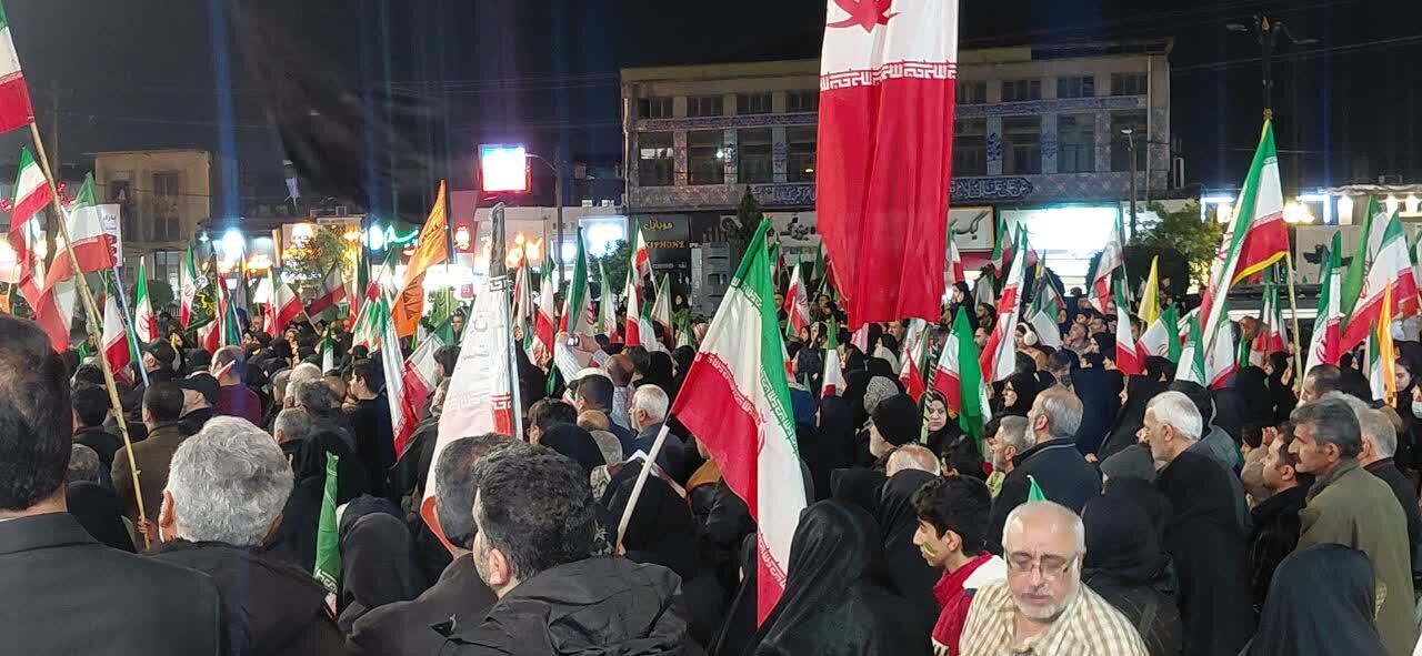 فیلم و تصاویر| حماسه ماندگار مردم آمل در تجمع شبانه سی فروردین