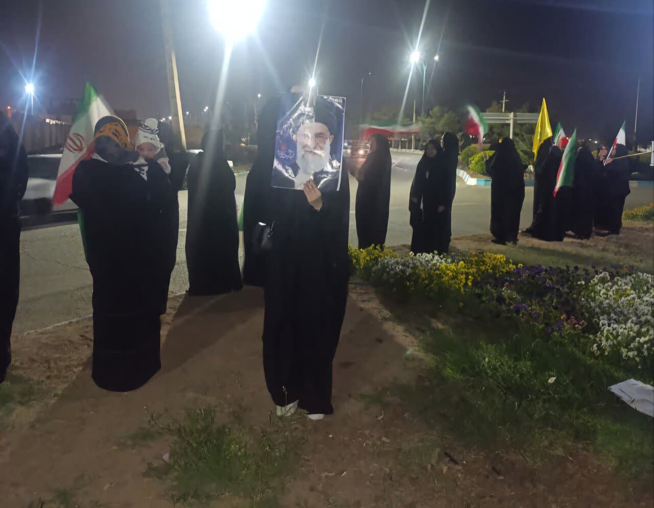 پیادهروی طلاب مدرسه علمیه امام حسین(ع) سطح سه یزد در گرامیداشت شهدای جنگ رمضان