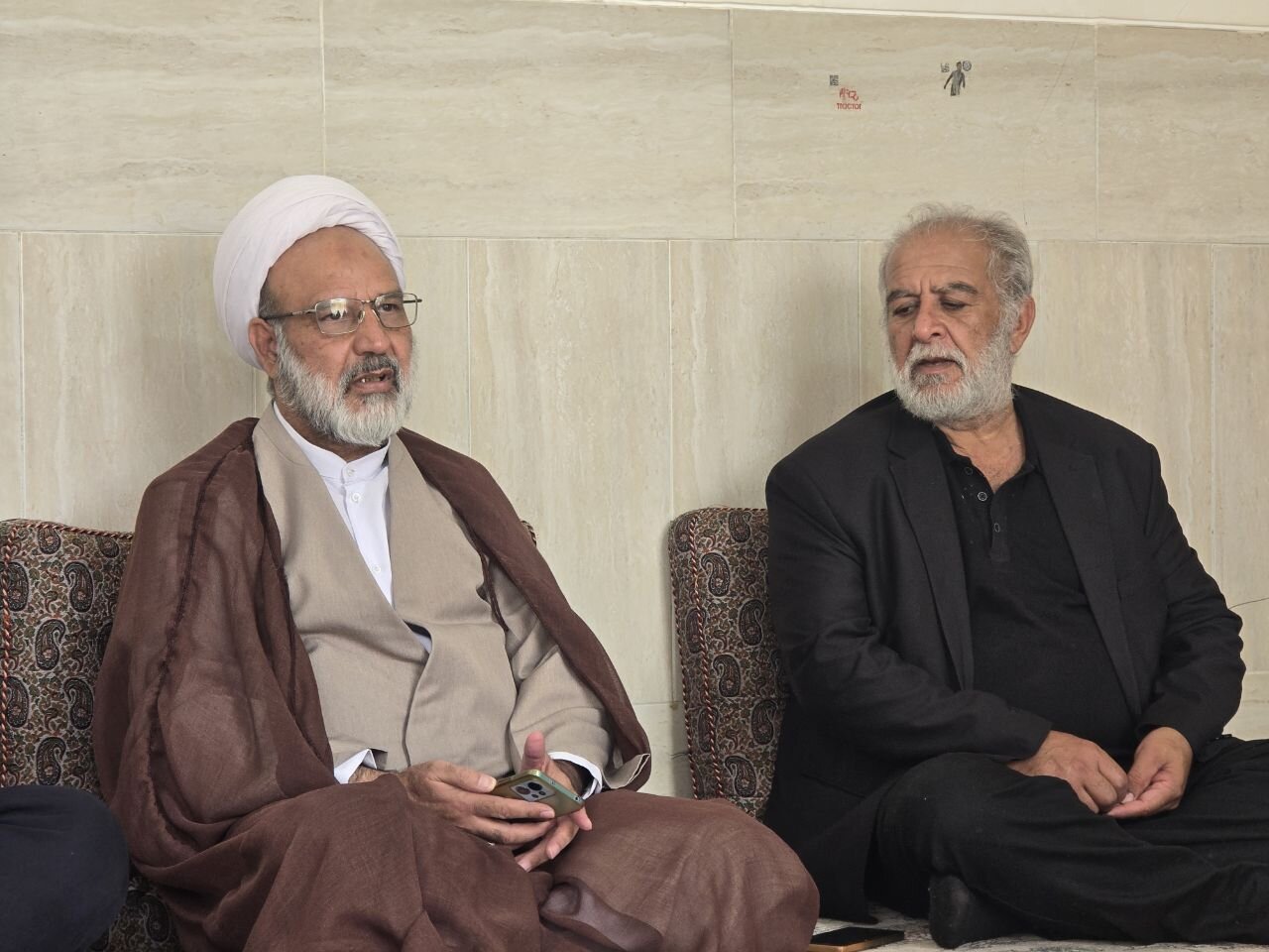 حضور مدیر حوزه علمیه خواهران یزد در بیت شهید «محمد دهقان دهنوی»+ عکس