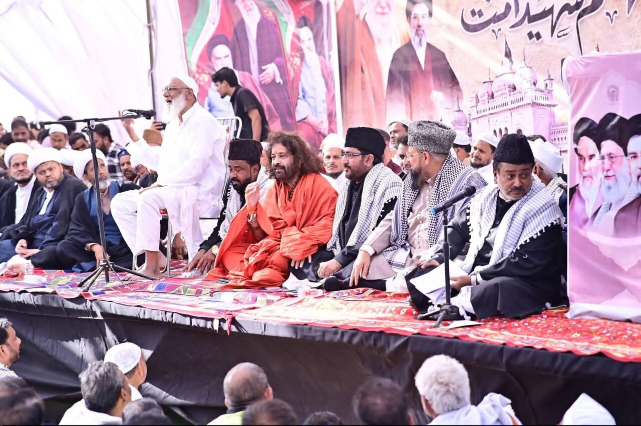 رہبرِ امت کی قربانیاں اور فکر آج بھی امتِ مسلمہ کے لیے مشعلِ راہ ہیں: نمائندہ ولی فقیہ ہند