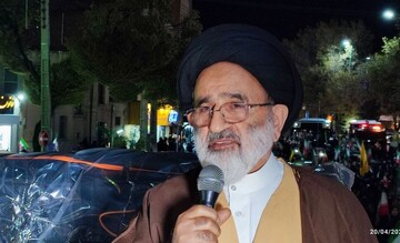 ملت ایران با شجاعت در برابر تهدیدهای آمریکا ایستاده است