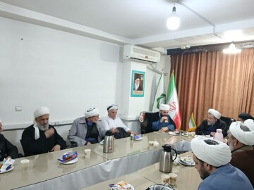 تصاویر/ دیدار مسئول بسیج طلاب و روحانیون کشور با جمعی از روحانیون اهل سنت ارومیه