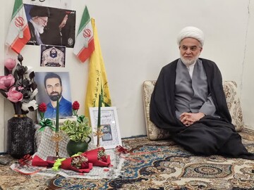 تجلیل نماینده ولی‌فقیه در کردستان از خانواده شهید جمشید غلامی