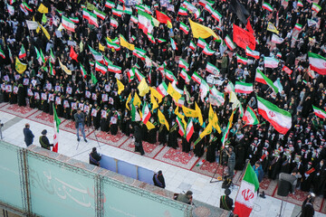 نظم نابرابری مبتنی بر افسانه‌ی شایستگی، با جنگ فرو می ریزد