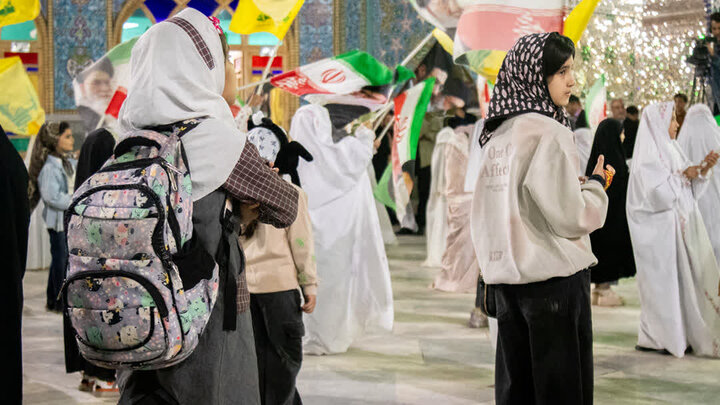 تصاویر/ اجتماع بزرگ دختران جان فدای ایران در هلال بن علی(ع)