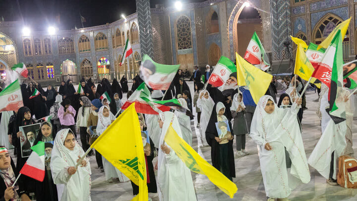 تصاویر/ اجتماع بزرگ دختران جان فدای ایران در هلال بن علی(ع)