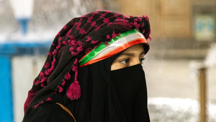تصاویر/ اجتماع بزرگ دختران جان فدای ایران در هلال بن علی(ع)