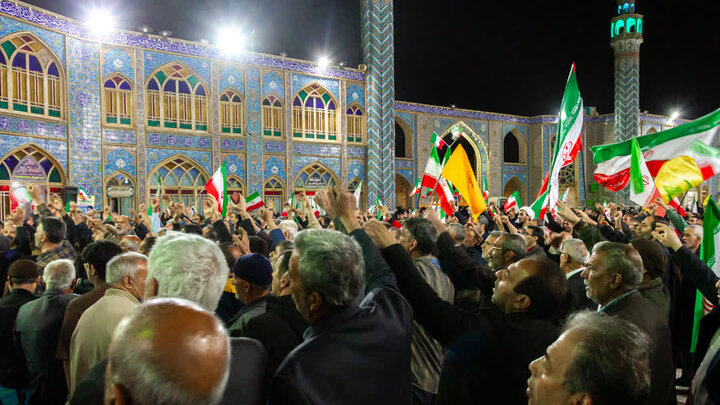 تصاویر/ اجتماع بزرگ دختران جان فدای ایران در هلال بن علی(ع)