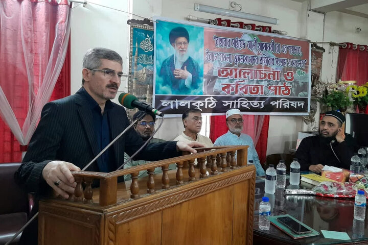خون پاک رهبر شهید، نهال انقلاب و جبهه مقاوت را آبیاری کرد