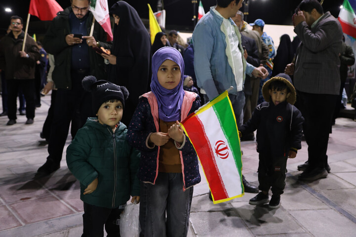 تصاویر / دختران دهه نودی همدان پای کار انقلاب