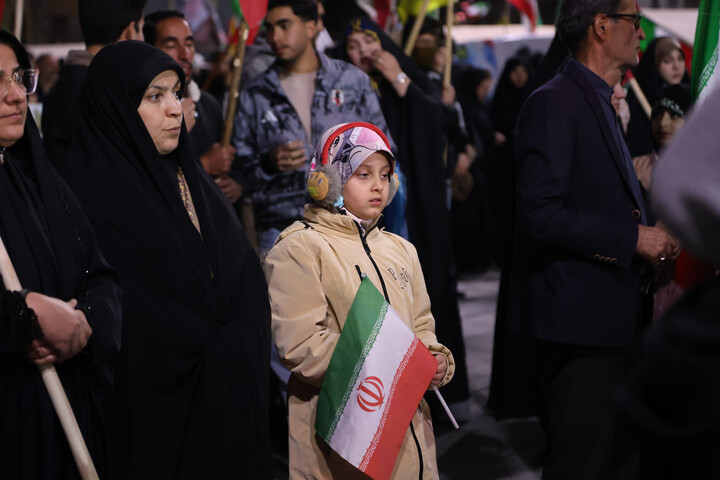تصاویر / دختران دهه نودی همدان پای کار انقلاب