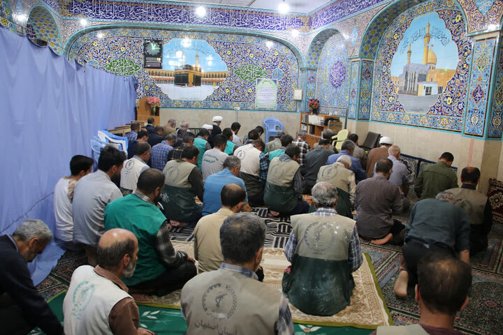 تصاویر |بازدید جانشین مدیر حوزه علمیه اصفهان از گروه جهادی انصارالمهدی