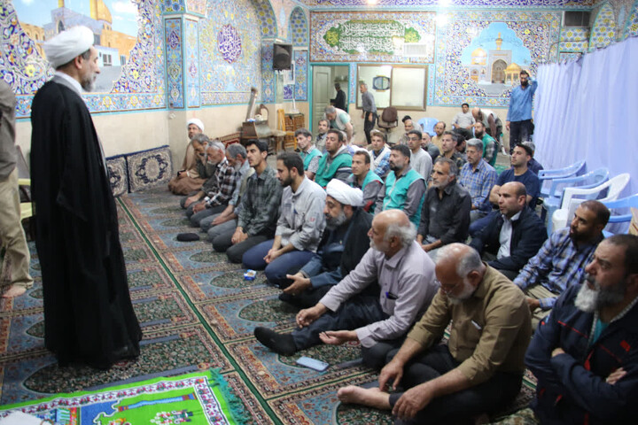 تصاویر |بازدید جانشین مدیر حوزه علمیه اصفهان از گروه جهادی انصارالمهدی