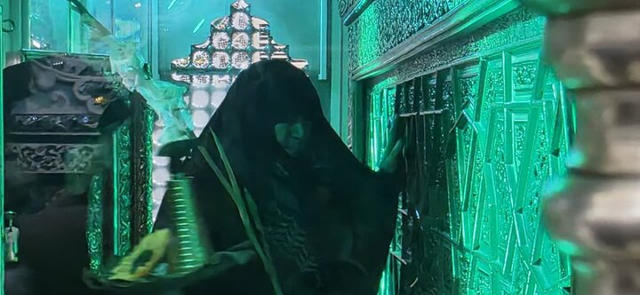 تصاویر / غبارروبی آستان مقدس امام زاده حسین علیه الاسلام قزوین به مناسبت دهه کرامت