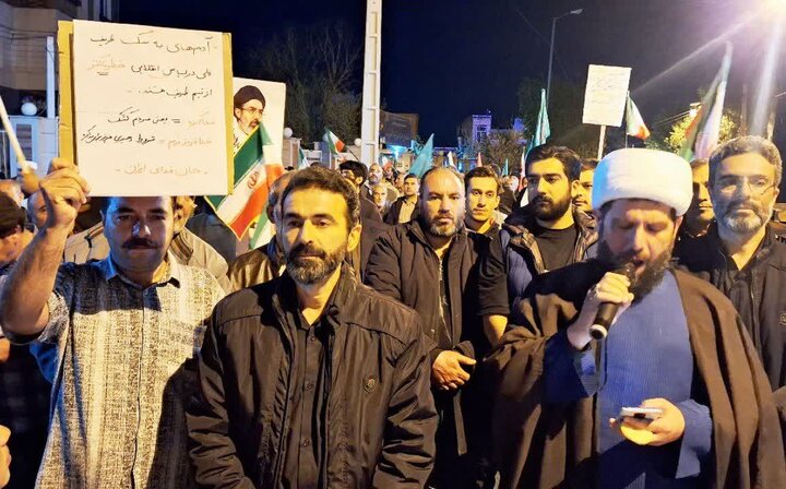 تصاویر / اجتماع مردم شهرستان تاکستان در بعیت با رهبر معظم انقلاب اسلامی ایران