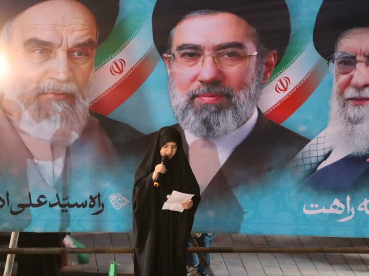 تصاویر/ تداوم وفاداری تا خونخواهی رهبر شهید در  پنجاه و دومین شب حضور پرشور مردم تکاب