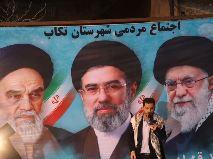 تصاویر/ تداوم وفاداری تا خونخواهی رهبر شهید در  پنجاه و دومین شب حضور پرشور مردم تکاب