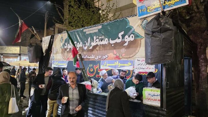 تصاویر/ تداوم خدمت رسانی در موکب مدرسه علمیه امام رضا (ع) میاندوآب