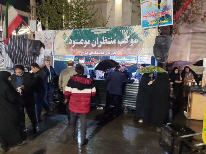 تصاویر/ تداوم خدمت رسانی در موکب مدرسه علمیه امام رضا (ع) میاندوآب