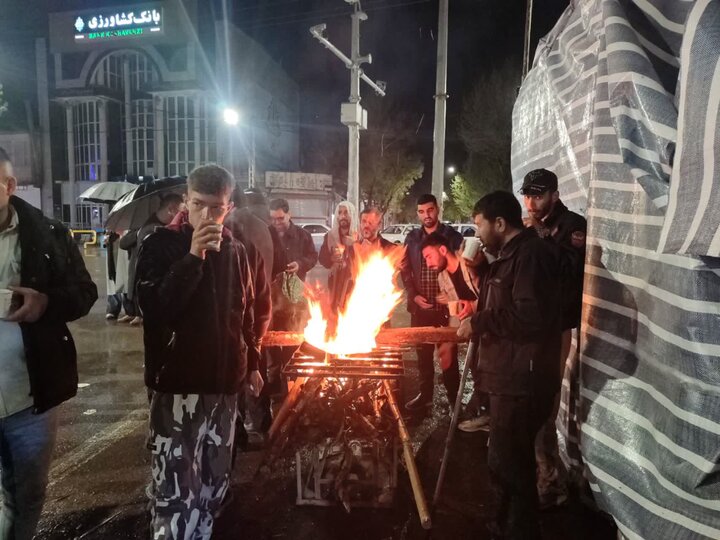 تصاویر/ تداوم خدمت رسانی در موکب مدرسه علمیه امام رضا (ع) میاندوآب