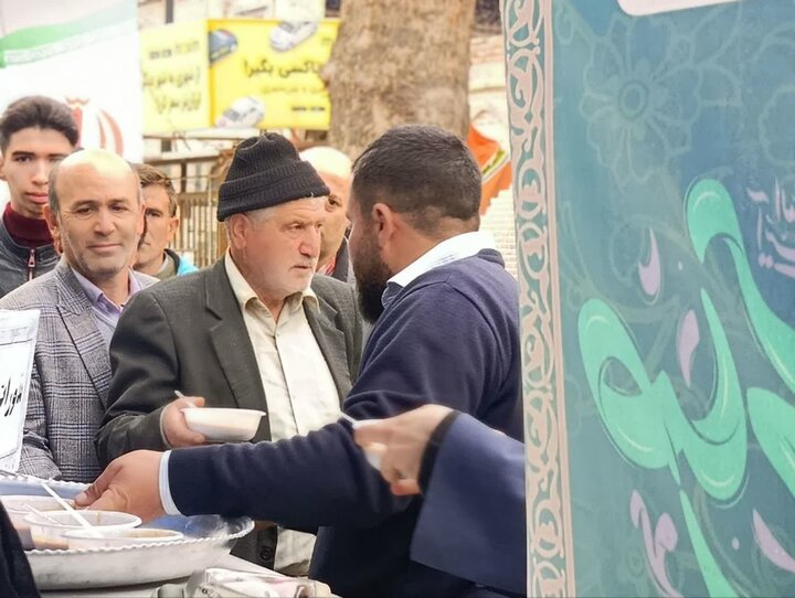 تصاویر/ فعالیت طلاب و اساتید مدرسه علمیه آیت الله نمازی خوی در ایام جنگ رمضان