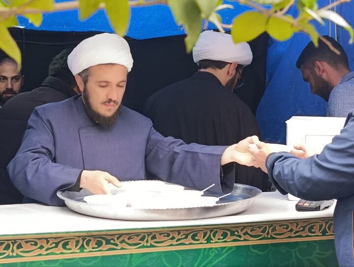 تصاویر/ فعالیت طلاب و اساتید مدرسه علمیه آیت الله نمازی خوی در ایام جنگ رمضان