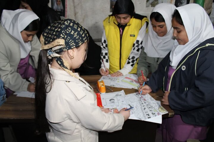 تصاویر/ برپایی موکب دانش‌آموزی شهرستان ماکو با محوریت «مدرسه  در میدان»
