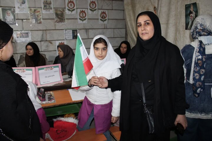 تصاویر/ برپایی موکب دانش‌آموزی شهرستان ماکو با محوریت «مدرسه  در میدان»
