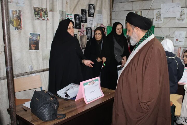 تصاویر/ برپایی موکب دانش‌آموزی شهرستان ماکو با محوریت «مدرسه  در میدان»