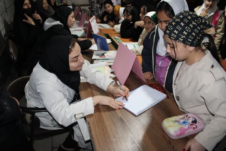 تصاویر/ برپایی موکب دانش‌آموزی شهرستان ماکو با محوریت «مدرسه  در میدان»