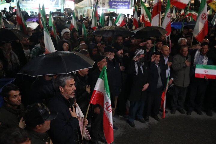 تصاویر/ پنجاه و دومین حضور شبانه مردمی ارومیه در حمایت از نظام اسلامی
