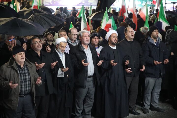 تصاویر/ پنجاه و دومین حضور شبانه مردمی ارومیه در حمایت از نظام اسلامی