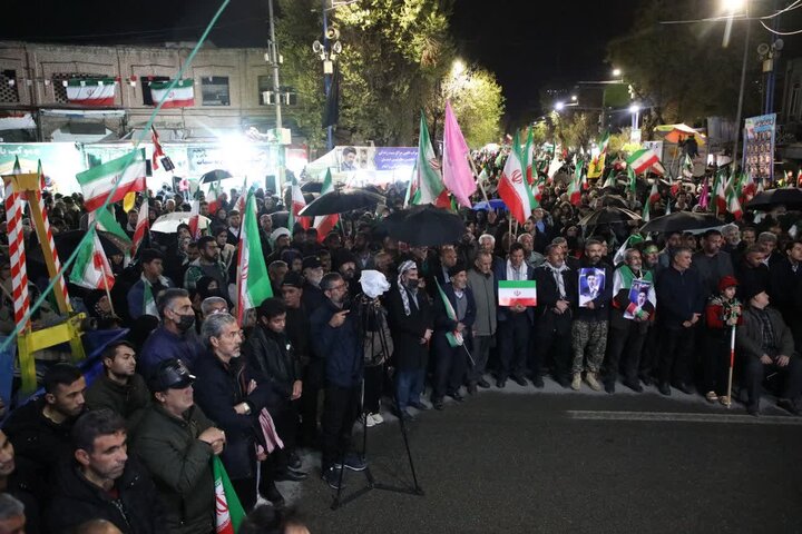 تصاویر/ پنجاه و دومین حضور شبانه مردمی ارومیه در حمایت از نظام اسلامی