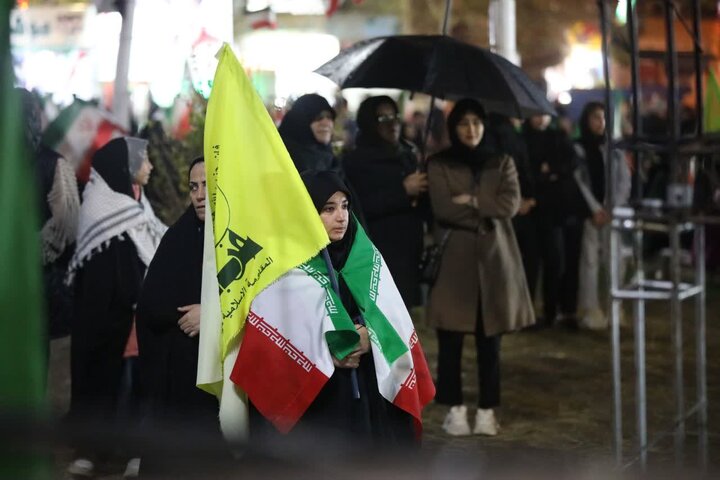تصاویر/ پنجاه و دومین حضور شبانه مردمی ارومیه در حمایت از نظام اسلامی