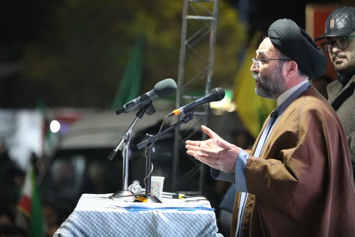 تصاویر/ پنجاه و دومین حضور شبانه مردمی ارومیه در حمایت از نظام اسلامی