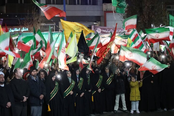 تصاویر/ پنجاه و دومین حضور شبانه مردمی ارومیه در حمایت از نظام اسلامی