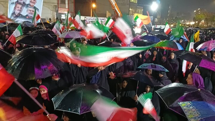 تصاویر/پنجاه و یکمین شب حضور پرشور مردم ولایتمدار زرندیه در تجدید بیعت با آرمان‌های انقلاب