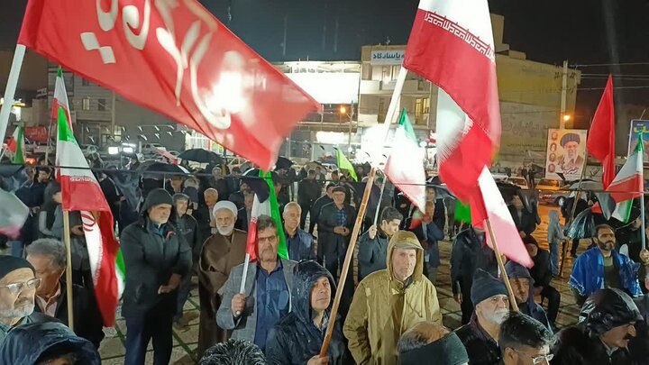 تصاویر/پنجاه و یکمین شب حضور پرشور مردم ولایتمدار زرندیه در تجدید بیعت با آرمان‌های انقلاب