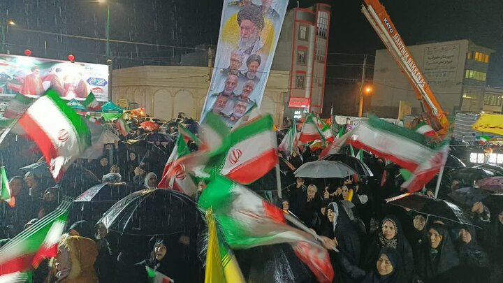 تصاویر/پنجاه و یکمین شب حضور پرشور مردم ولایتمدار زرندیه در تجدید بیعت با آرمان‌های انقلاب