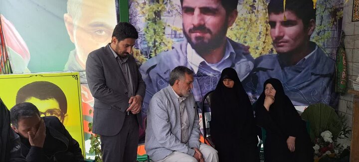 تصاویر/مراسم گلباران گلزار مطهر  سپهبد شهید محمد پاکپور با حضور مشاور وزیر در امور ایثارگان و مدیرکل میراث‌فرهنگی استان مرکزی