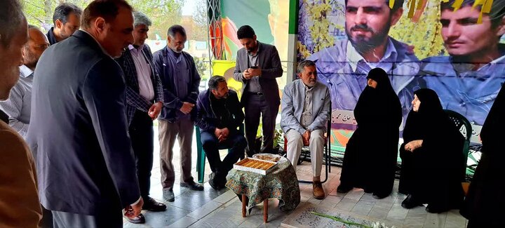 تصاویر/مراسم گلباران گلزار مطهر  سپهبد شهید محمد پاکپور با حضور مشاور وزیر در امور ایثارگان و مدیرکل میراث‌فرهنگی استان مرکزی