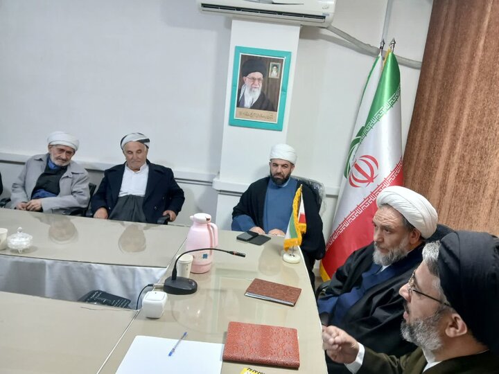 تصاویر/ دیدار و نشست صمیمی مسئول سازمان بسیج اساتید، طلاب و روحانیون کشور با جمعی از روحانیون اهل سنت شهرستان ارومیه