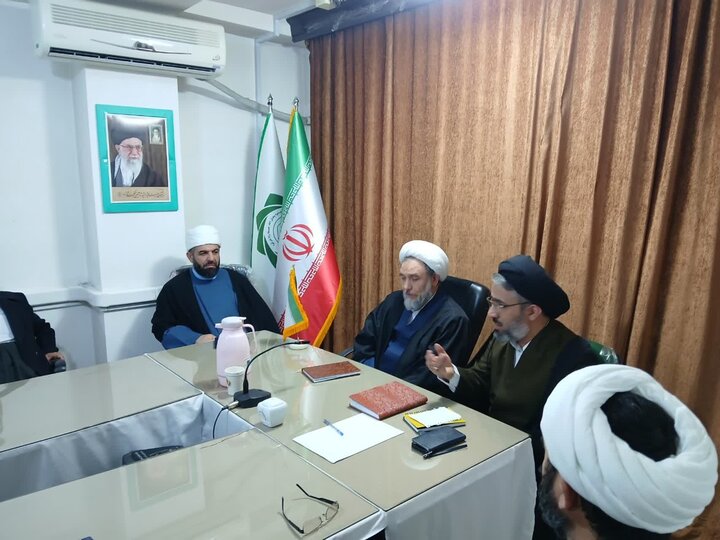 تصاویر/ دیدار و نشست صمیمی مسئول سازمان بسیج اساتید، طلاب و روحانیون کشور با جمعی از روحانیون اهل سنت شهرستان ارومیه