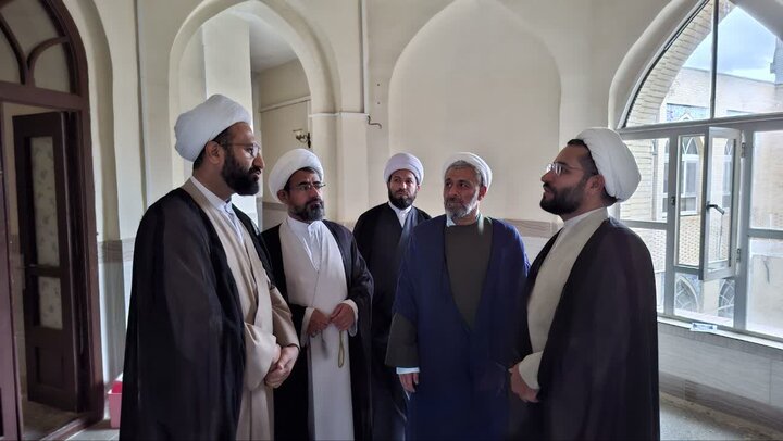 بازدید معاون امور طلاب و دانش‌آموختگان حوزه های علمیه از مدارس علمیه چهارمحال و بختیاری