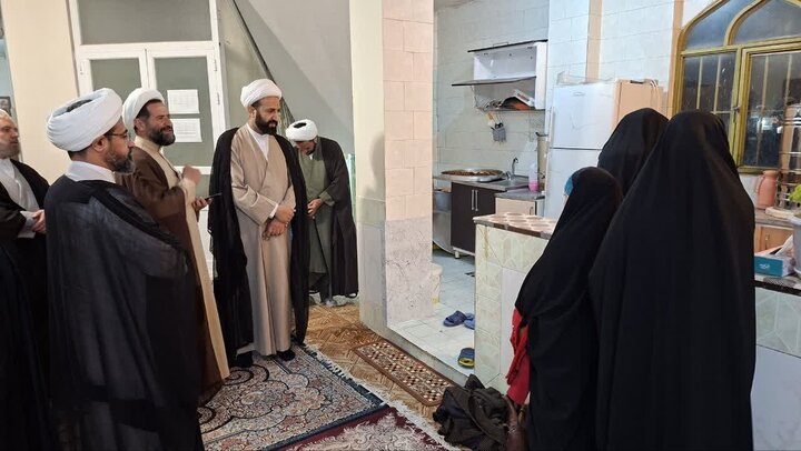 بازدید معاون امور طلاب و دانش‌آموختگان حوزه های علمیه از مدارس علمیه چهارمحال و بختیاری