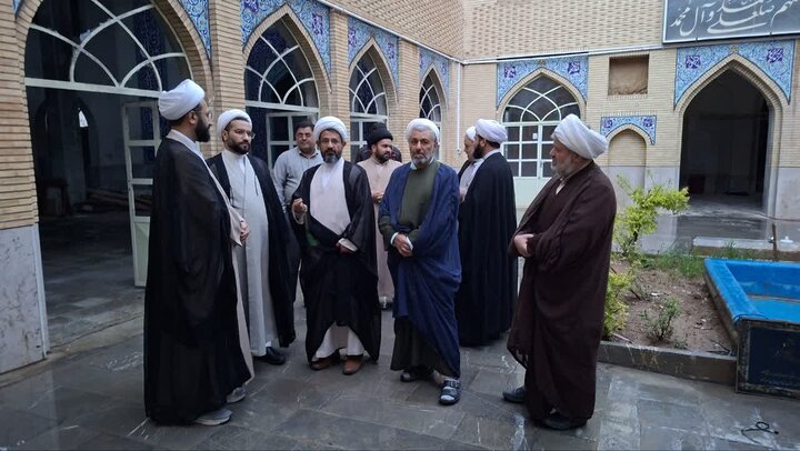 بازدید معاون امور طلاب و دانش‌آموختگان حوزه های علمیه از مدارس علمیه چهارمحال و بختیاری