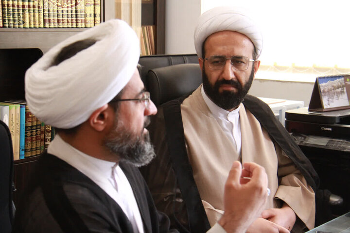 معاون امور طلاب و دانش‌آموختگان حوزه‌های علمیه کشور با مدیران حوزه علمیه چهارمحال و بختیاری
