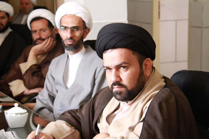 معاون امور طلاب و دانش‌آموختگان حوزه‌های علمیه کشور با مدیران حوزه علمیه چهارمحال و بختیاری