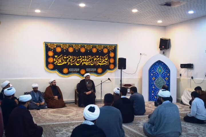 تصاویر/نشست صمیمی مدیر حوزه علمیه خوزستان